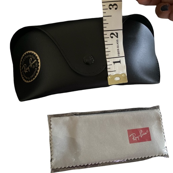 Ray-Ban black sunglasses CASE AND CLEANING CLOTH ONLY (NEW) - Picture 2 of 5